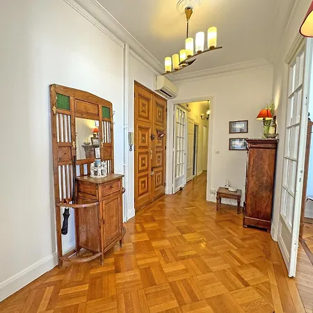 Belle Epoque Azur Promenade 公寓 *